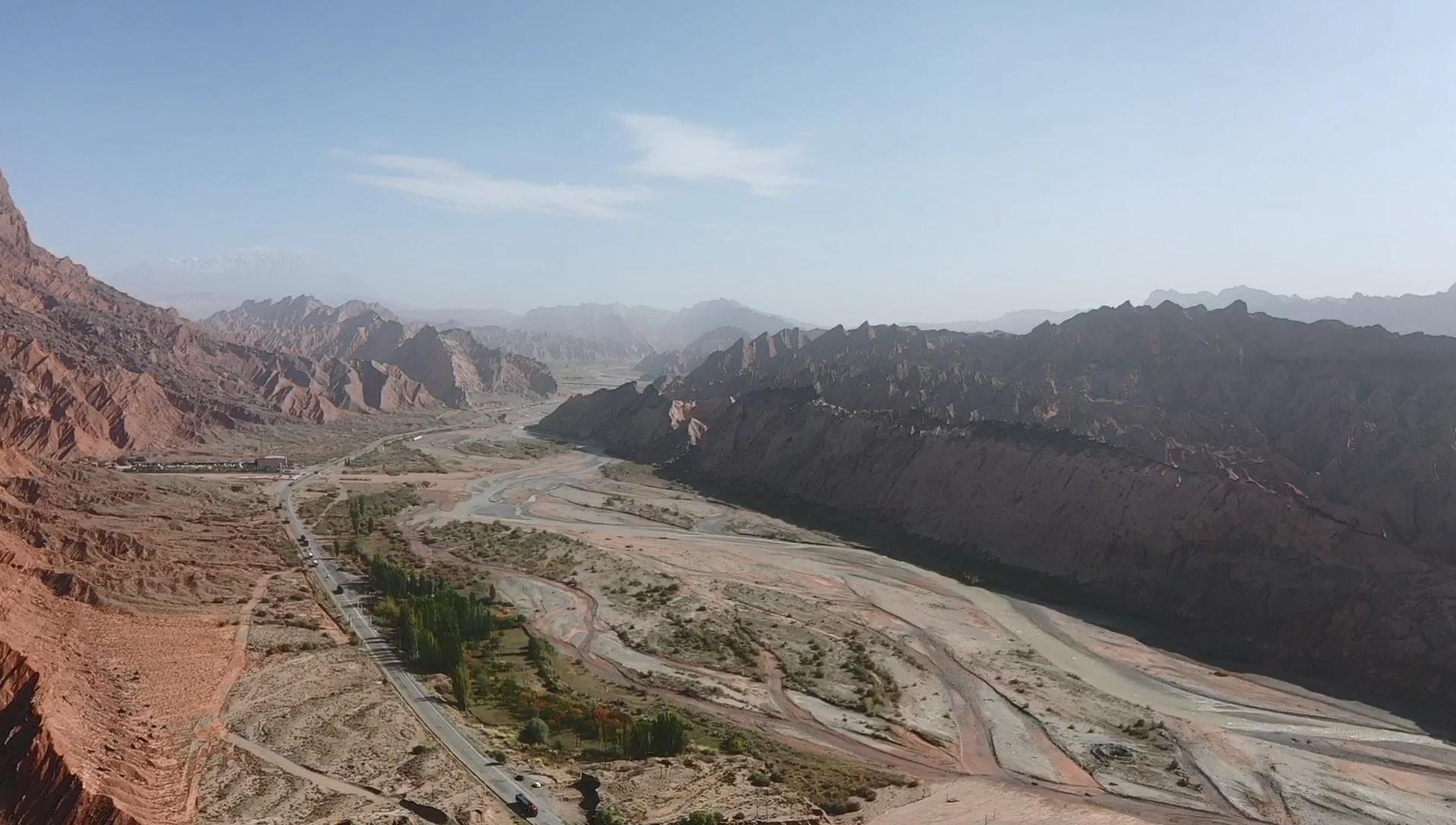 现在去新疆旅游_现在去新疆旅游穿什么衣服合适