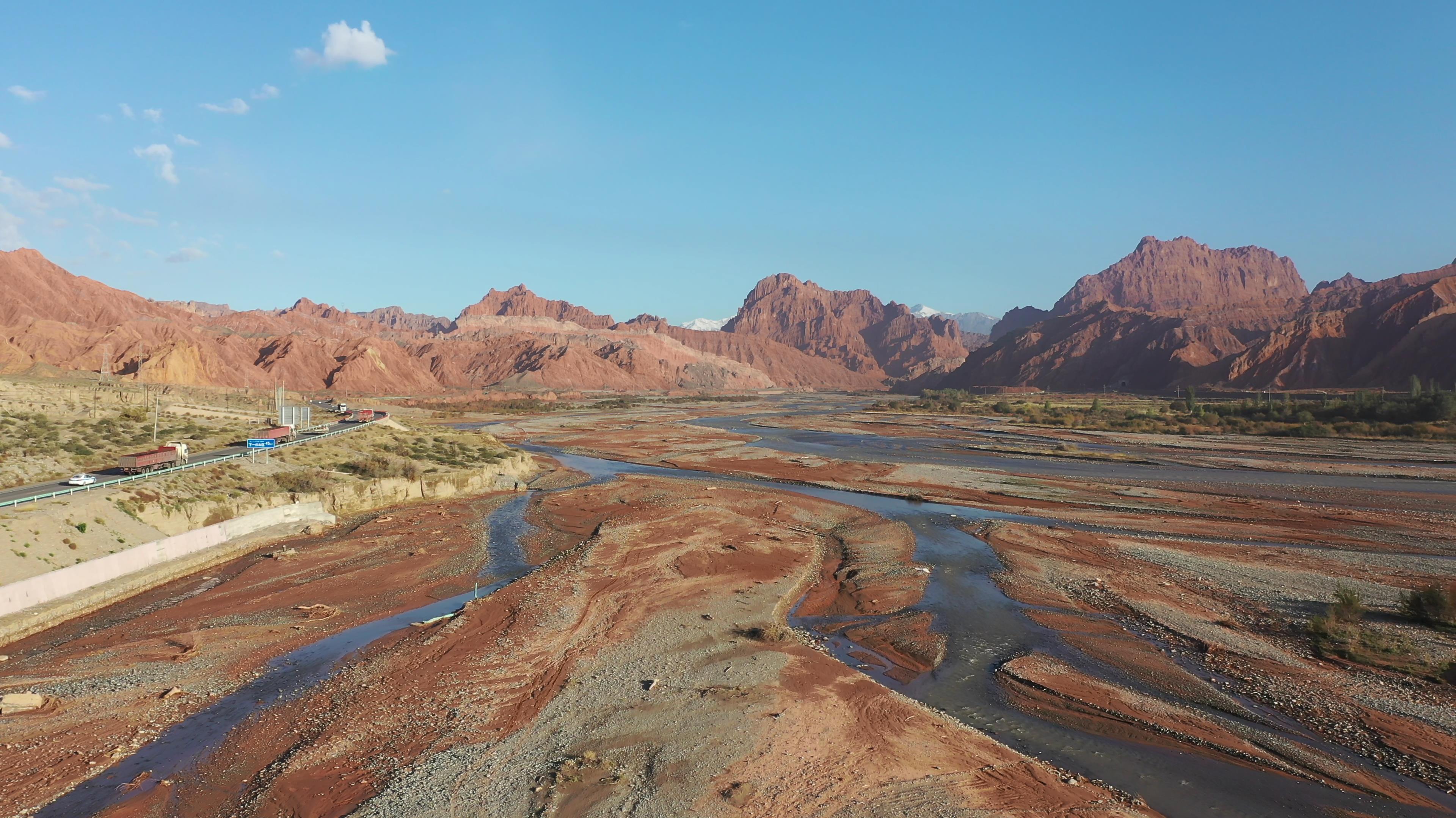 暑假新疆南疆旅游跟团_新疆南彊旅游