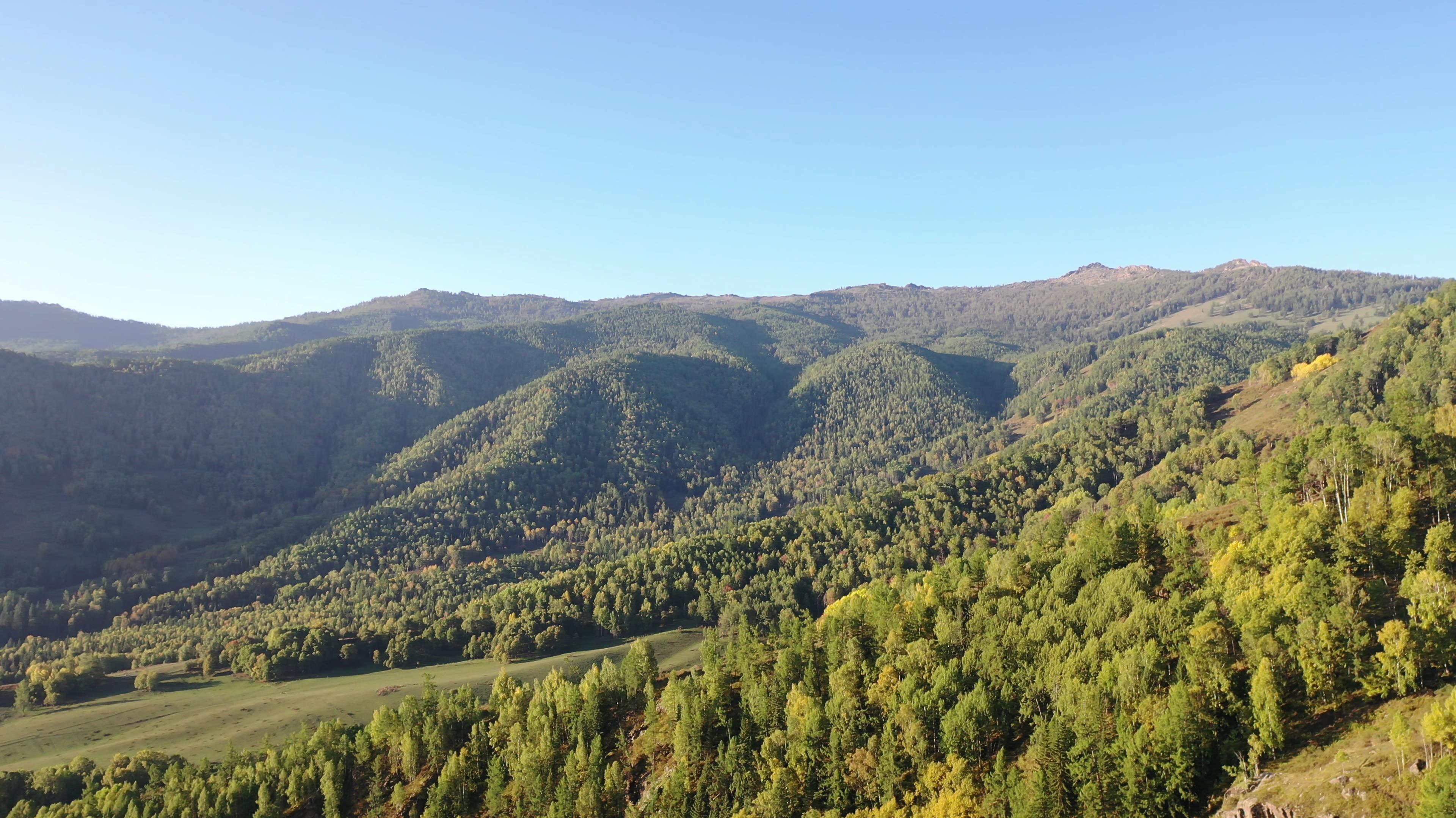 赛里木湖十月底旅游多少钱_10月的赛里木湖风景怎么样