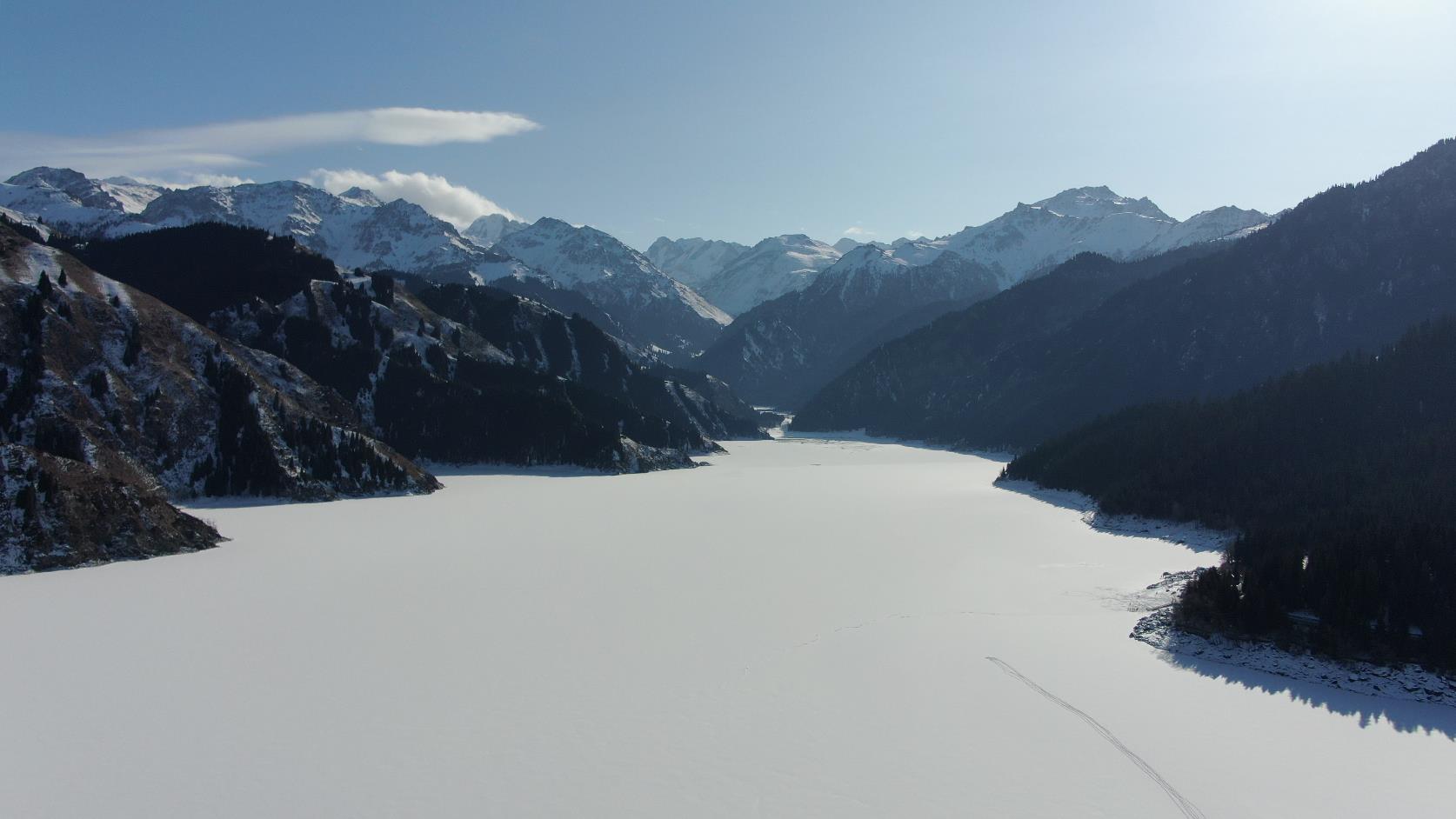 跟团赛里木湖旅行报价_赛里木湖旅游团