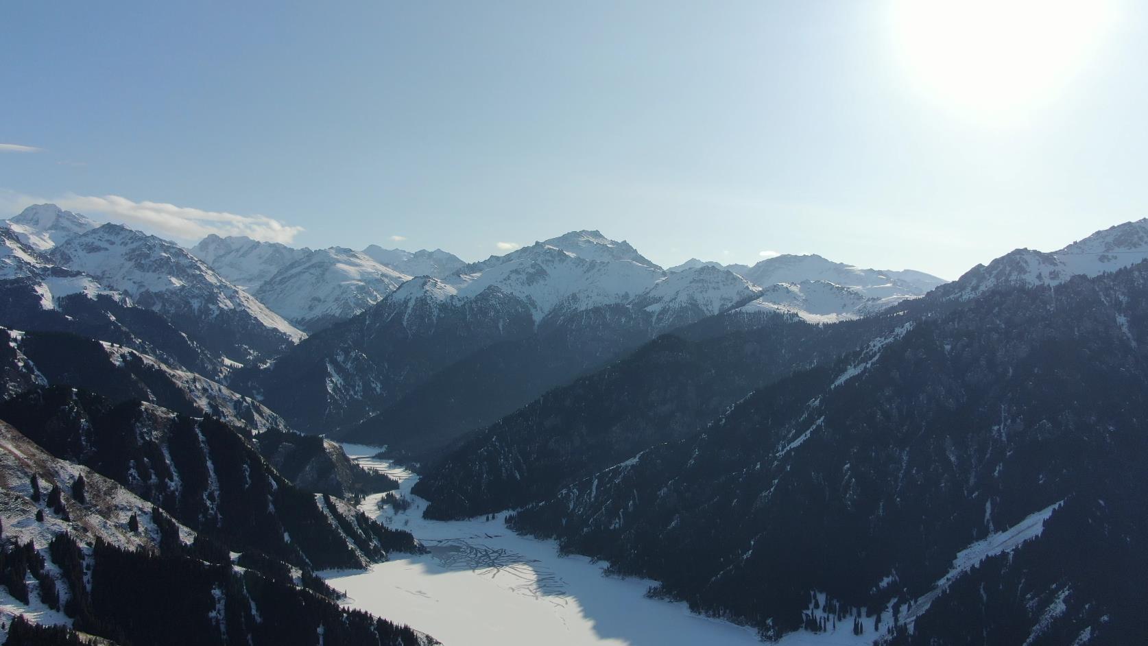 赛里木湖春季旅游多少钱_赛里木湖旅游价格
