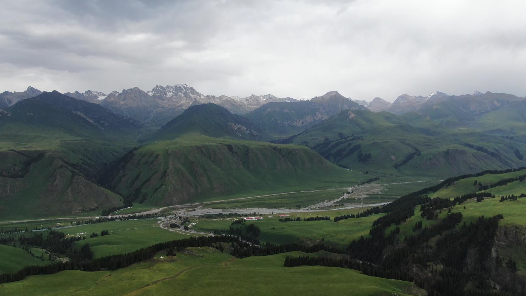组团到伊犁旅游价格_组团到伊犁旅游价格多少