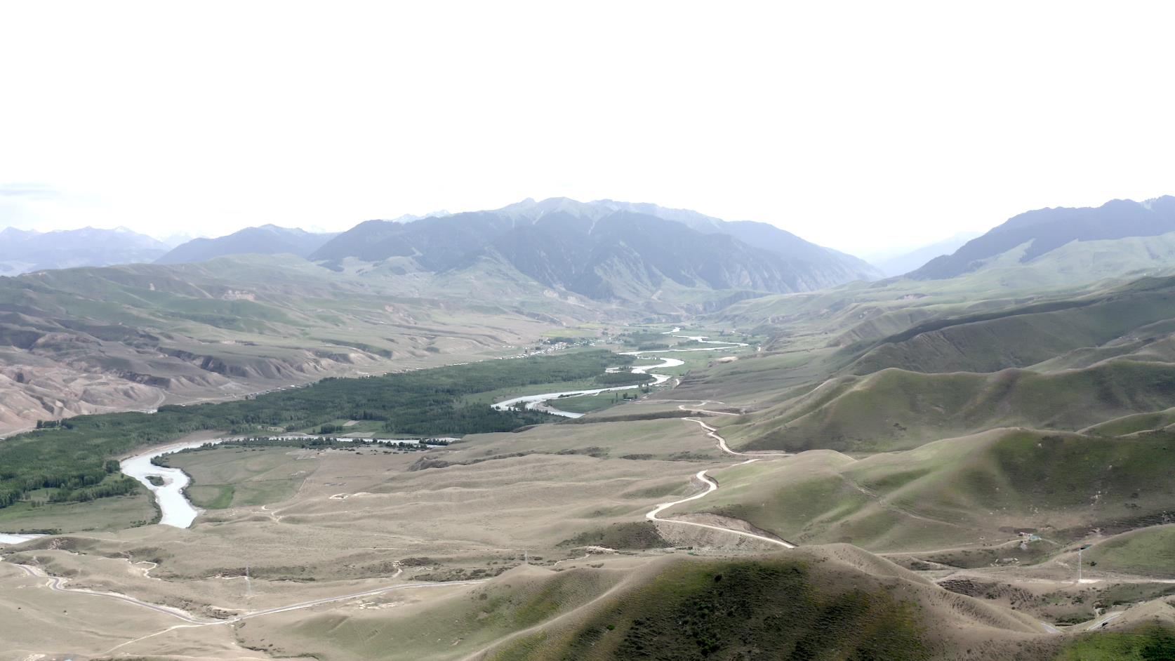 赛里木湖七月旅游_7月的赛里木湖