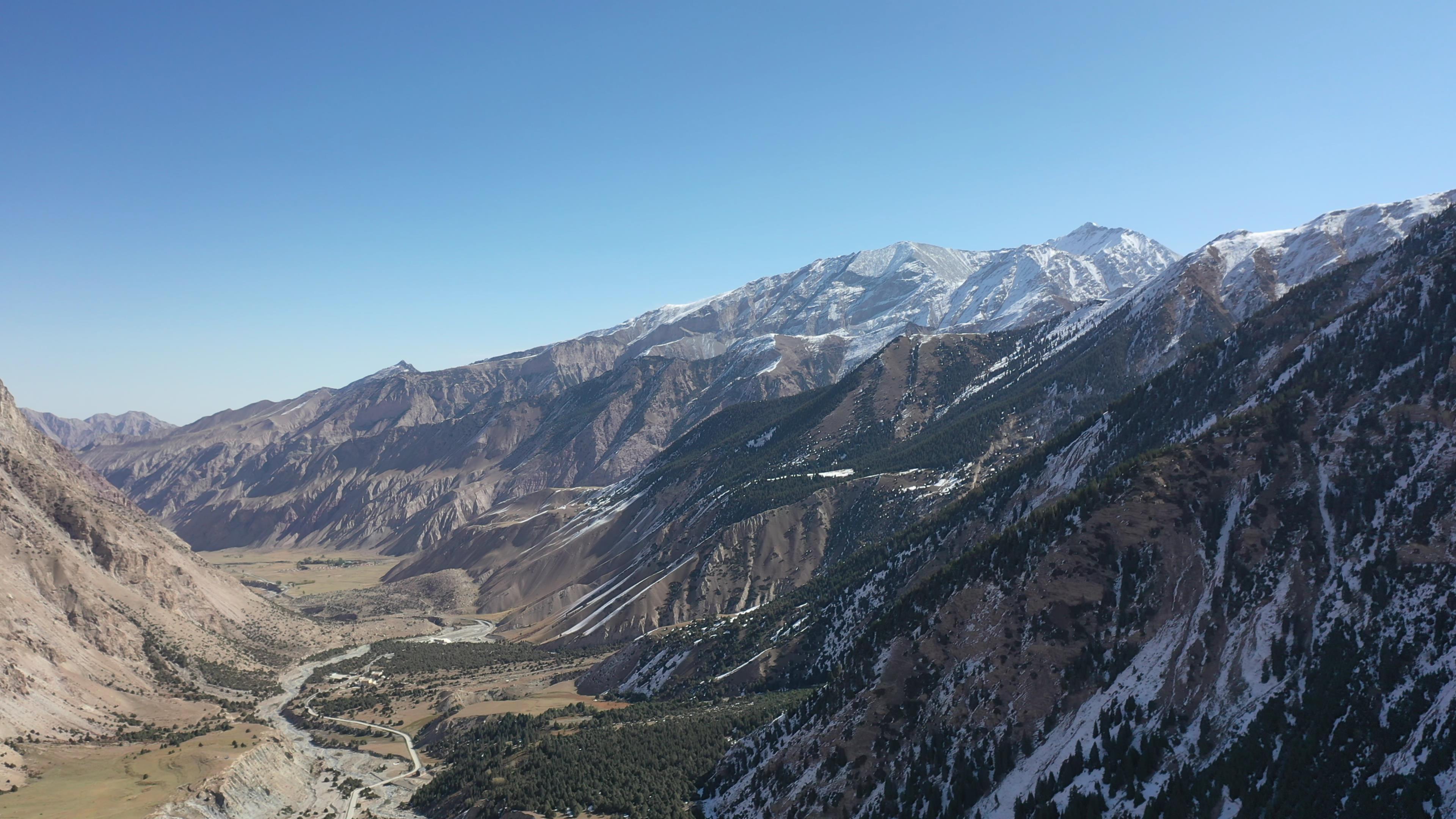新疆达坂城有哪些旅游地_新疆达坂城有哪些旅游地方