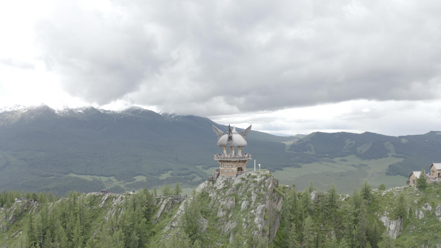 三月底到喀纳斯旅游多少钱_三月底到喀纳斯旅游多少钱啊