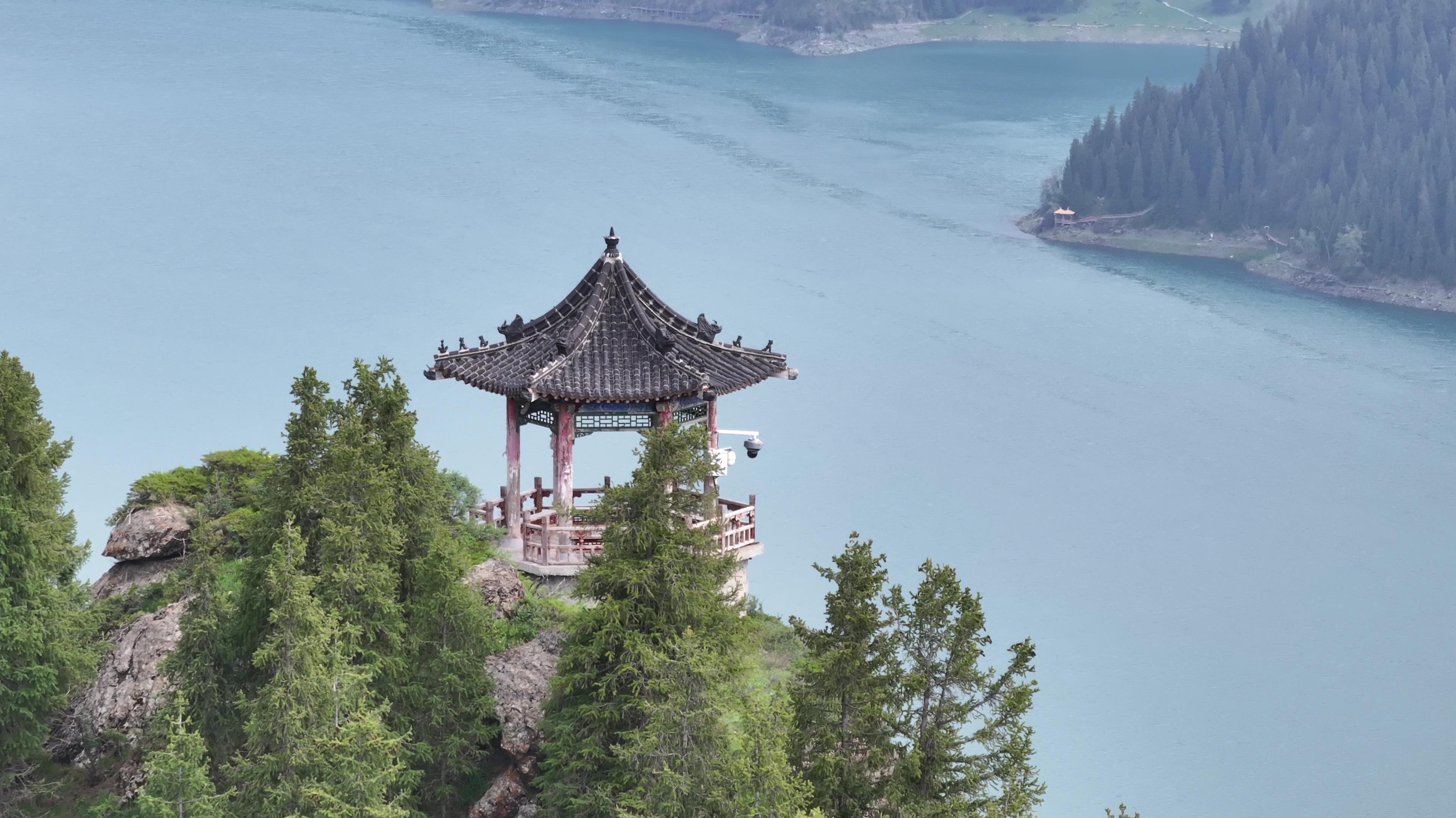 旅游新疆是南疆好玩还是北疆好玩