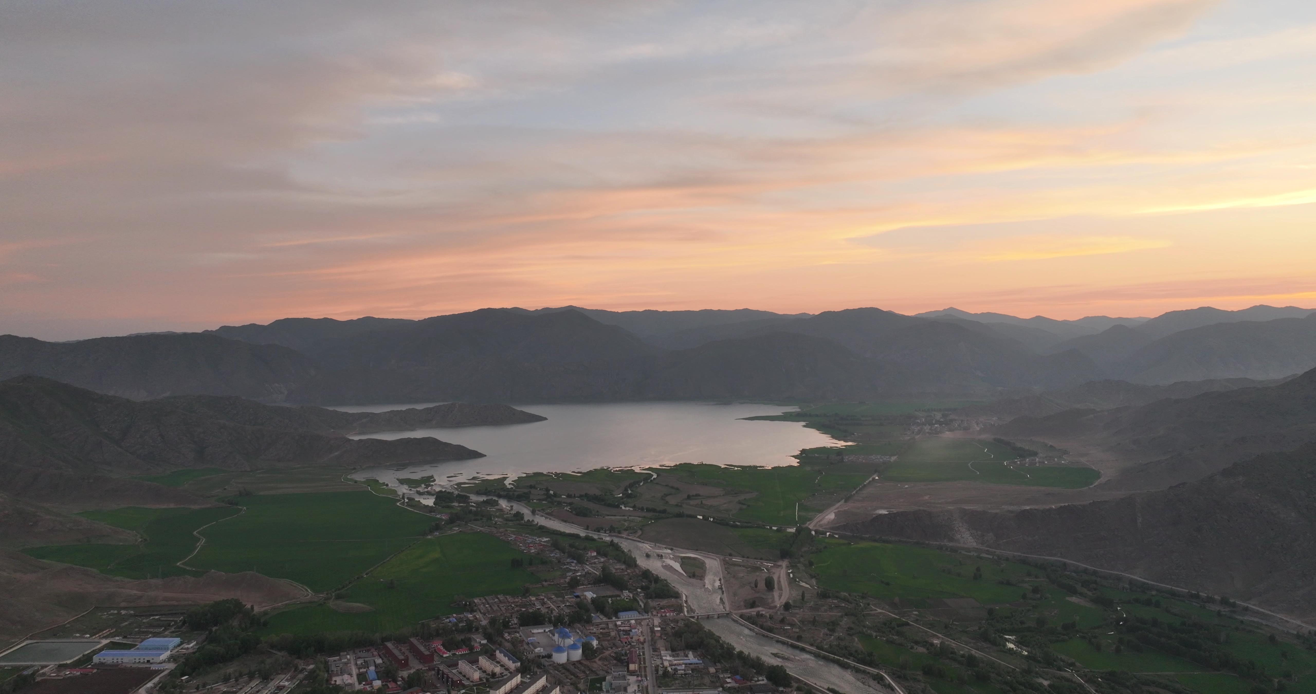新疆喀什到乌鲁木齐沿线旅游_新疆喀什到乌鲁木齐沿线旅游路线图
