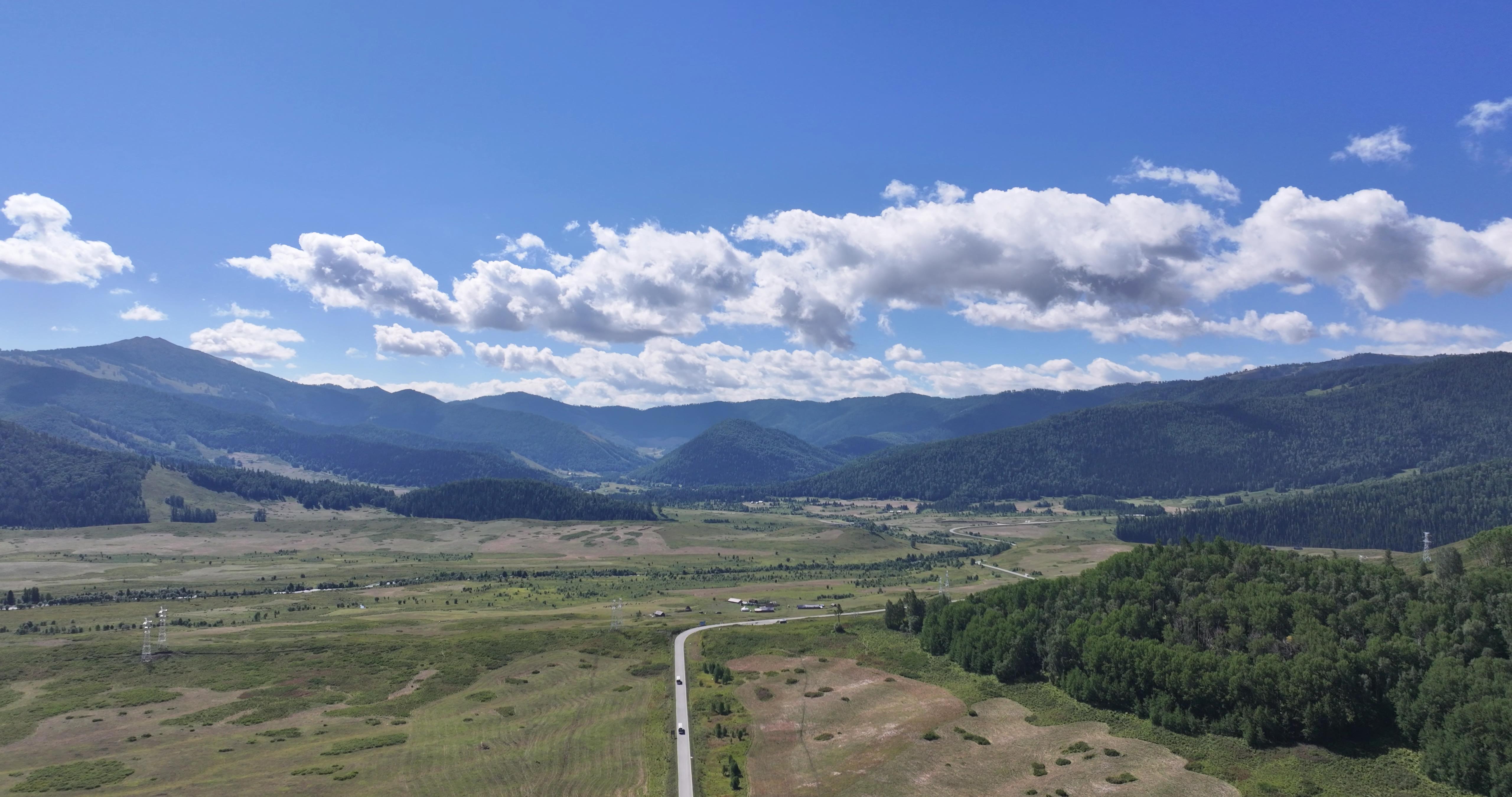 伊犁旅游专线_伊犁旅游专线公交车