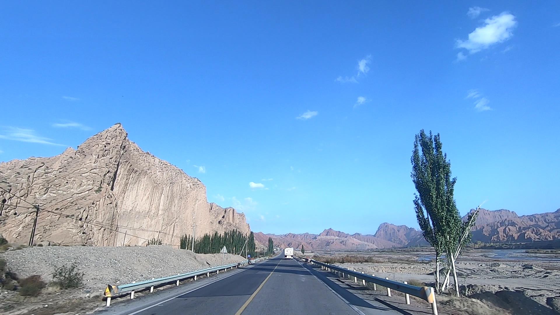 赛里木湖旅游跟团去_赛里木湖旅行