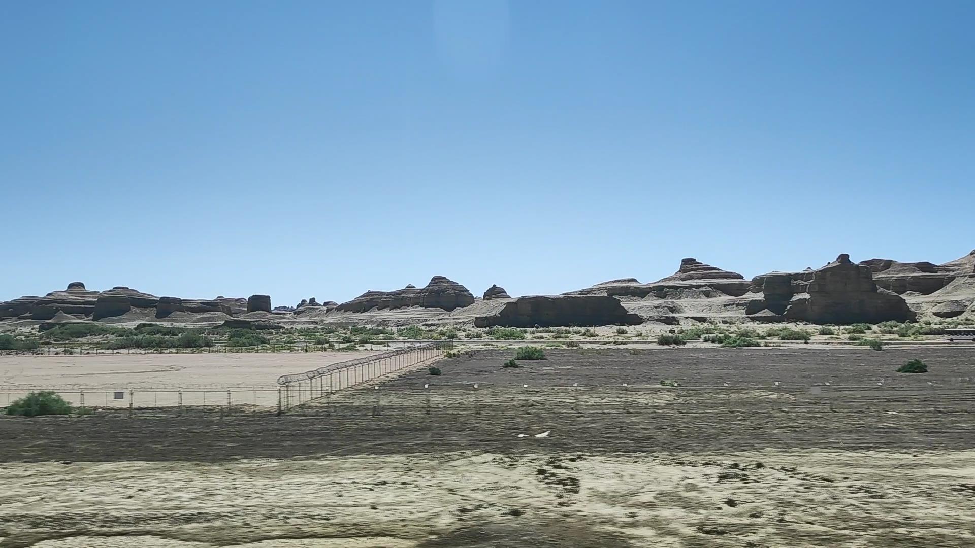 伊犁市四月底旅游_伊犁市四月底旅游景点